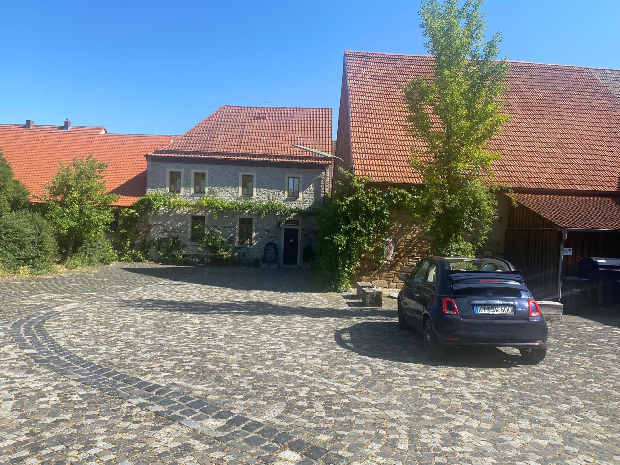 Gasthof Zum Storch Prichsenstadt Exterior photo